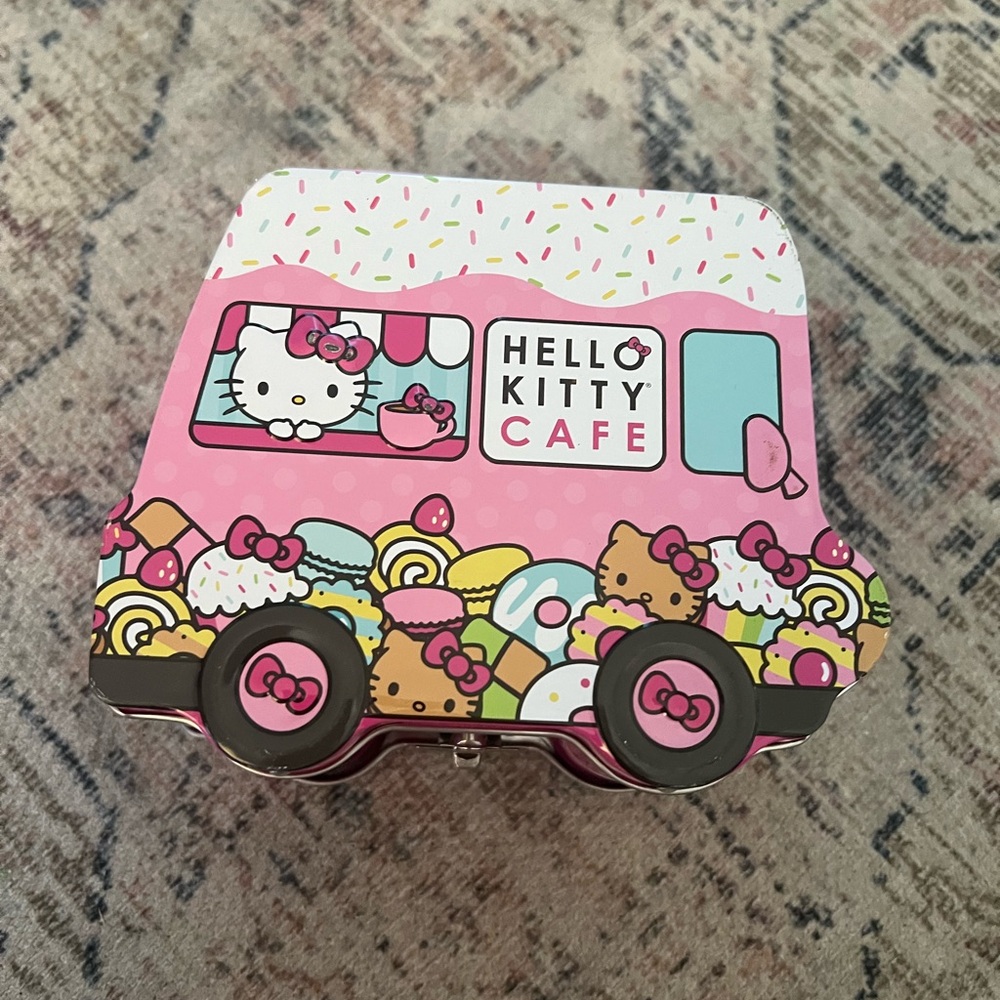 New Hello Kitty Tin Purse with Handle